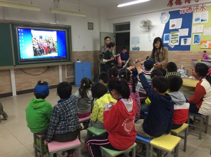 與臺灣、馬來西亞、日本小朋友視頻互動，介紹當地自然文化特色